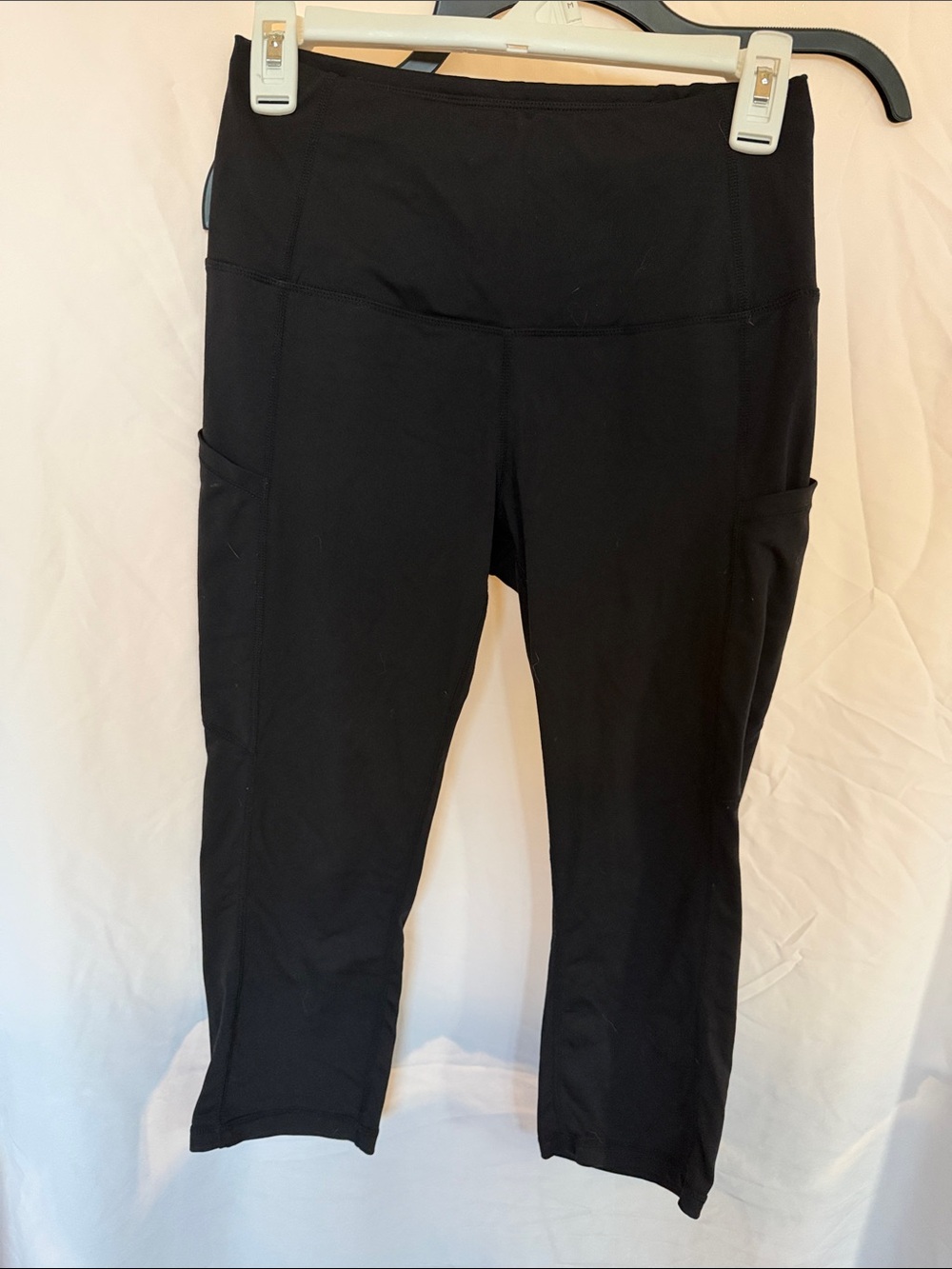 Black Capri/cropped Leggings with Side Pockets
